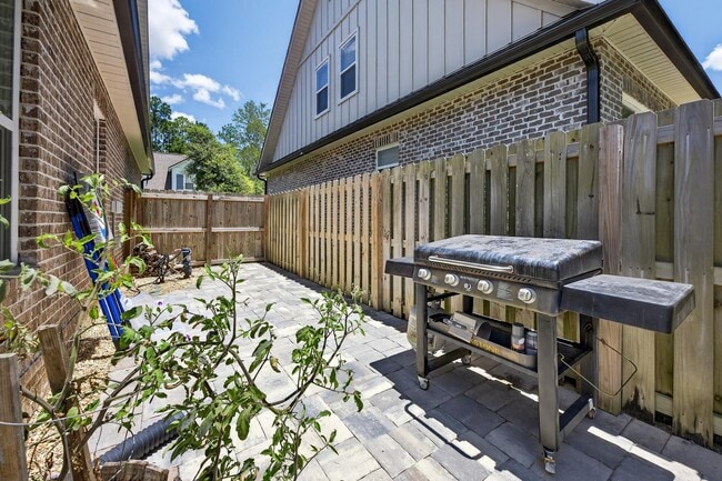 Building Photo - 90 Laurel Oaks Dr