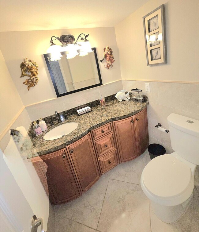 Building Photo - 4020 Galt Ocean Dr