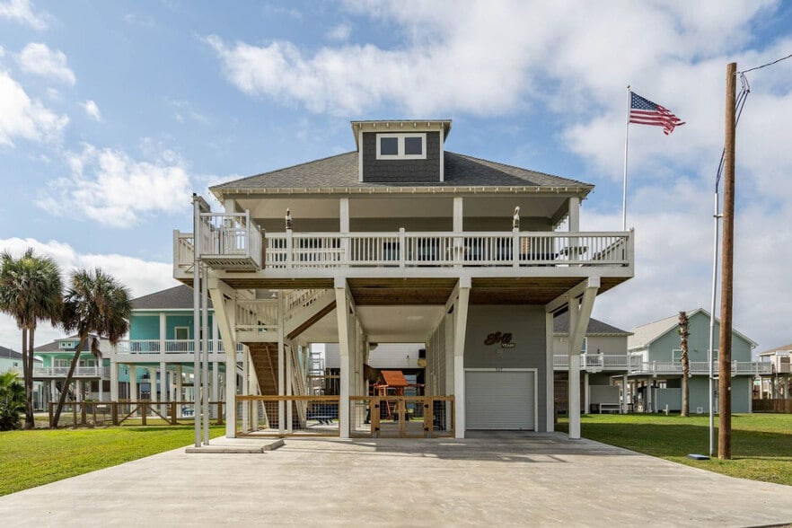 Building Photo - 927 Palm Ridge Dr