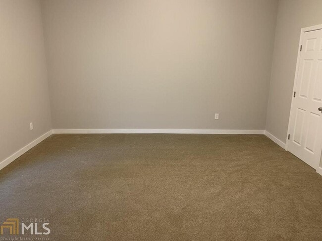 Building Photo - 6234 Collins St NE