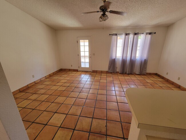 Building Photo - 9975 E Gray Hawk Dr
