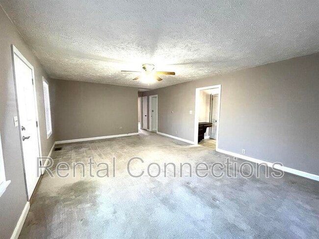 Building Photo - 604 S Carbon St