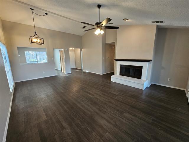 Building Photo - 824 Bailey Dr