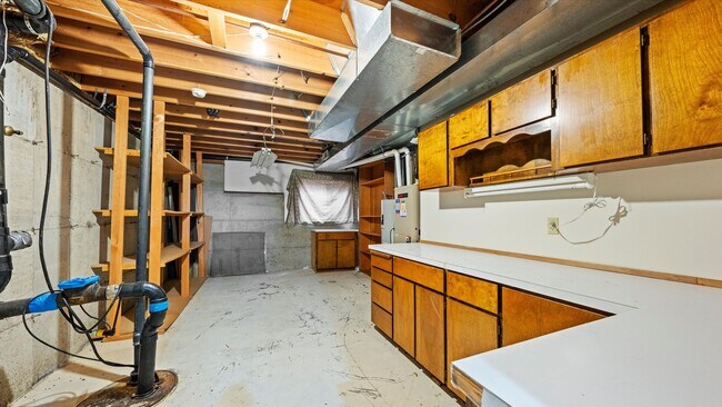 Building Photo - Spacious 4-Level Home with Panoramic Views for Lease – Hills West, South Richland – $2,800/mo