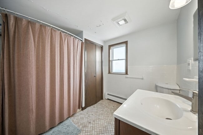 Building Photo - 57 Newbury St