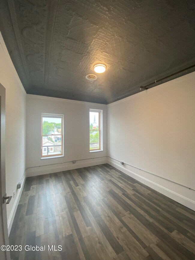 Building Photo - 24 W Main St