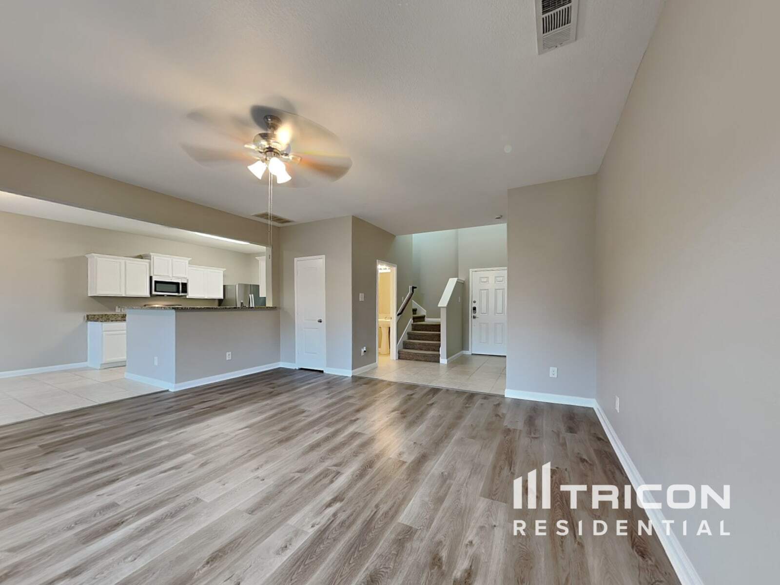 Building Photo - 1327 Tamarack Dr