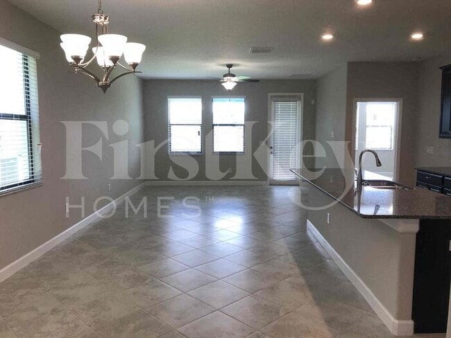 Building Photo - 9835 Ivory Dr