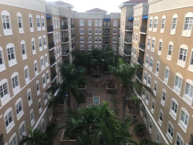 Building Photo - Annual Furnished Rental in Broadway Promen...