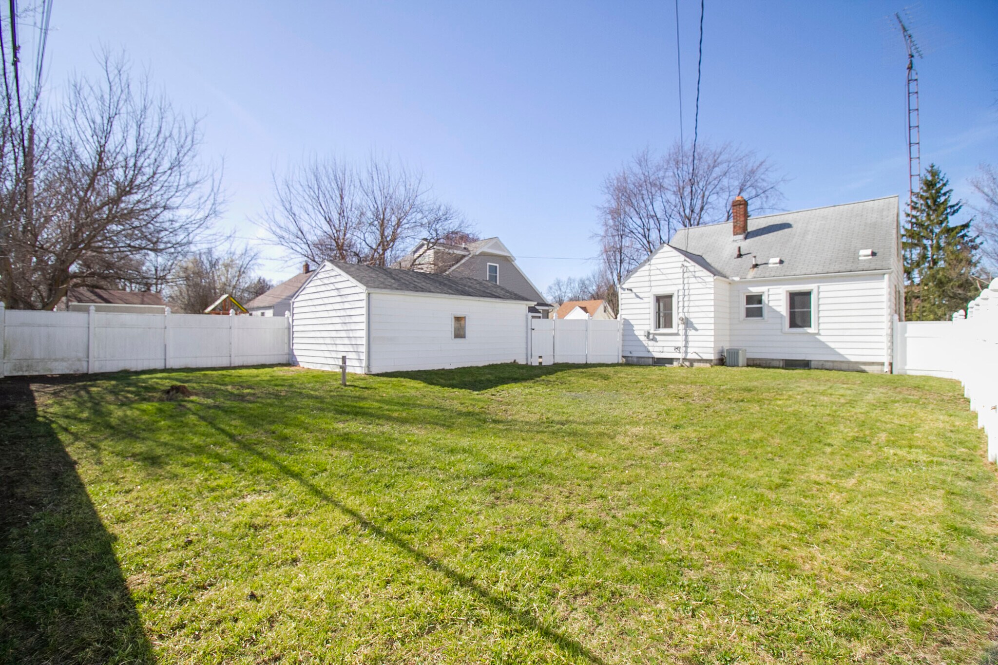Building Photo - 2859 Boxwood Rd