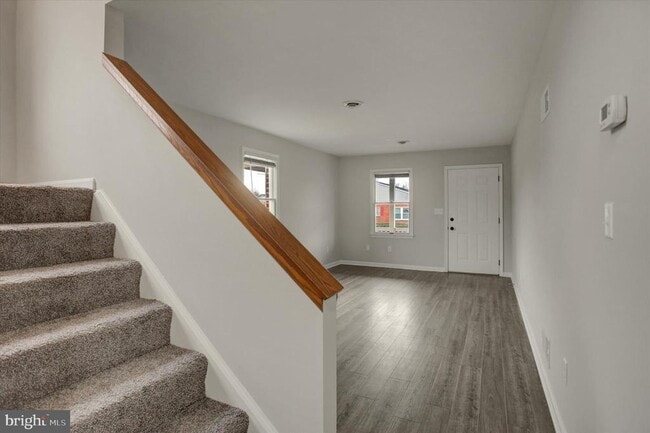 Building Photo - 2367 McCleary Dr