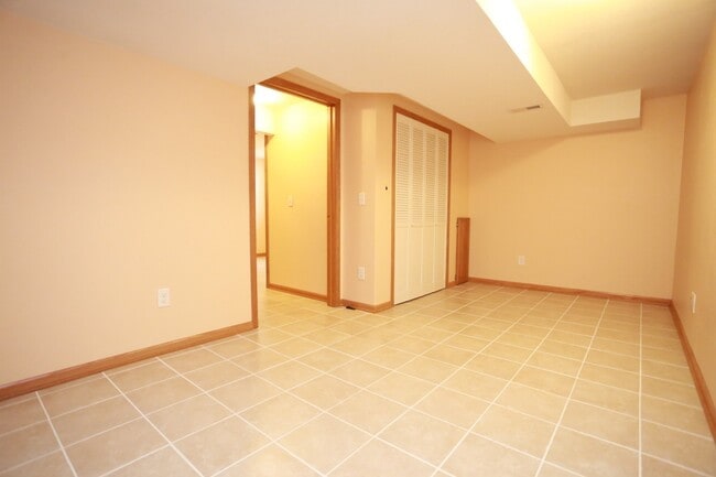 Building Photo - 4 BD Brooklyn Park Home for Rent