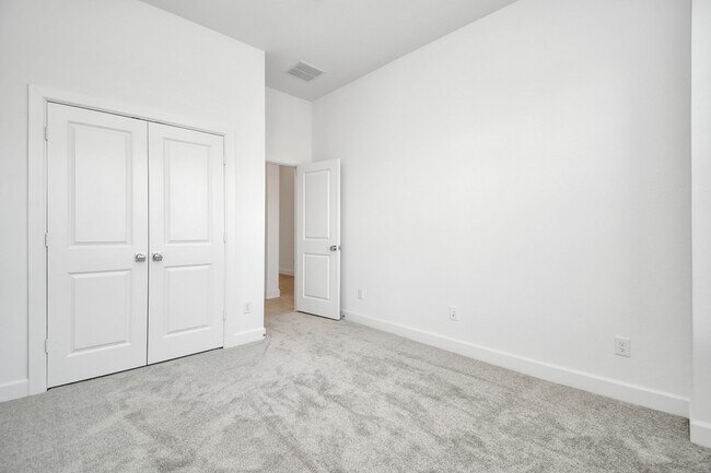 Building Photo - 211 Amaranth Wy