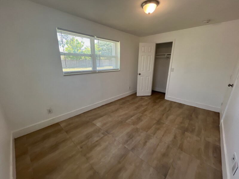 Building Photo - 1349 W 32nd St
