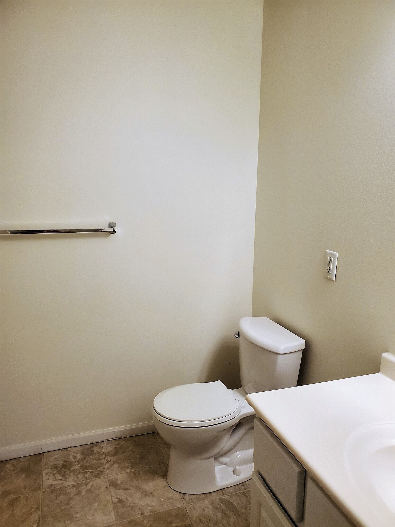 Building Photo - 10 Bridgewater Trl