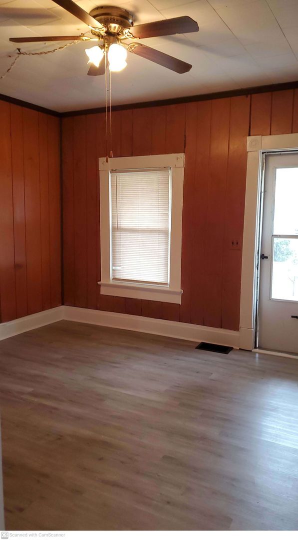 Building Photo - Pretty 3 bed 1 bath house detached garage in Walnut Hills, minutes from Downtown, WPAFB