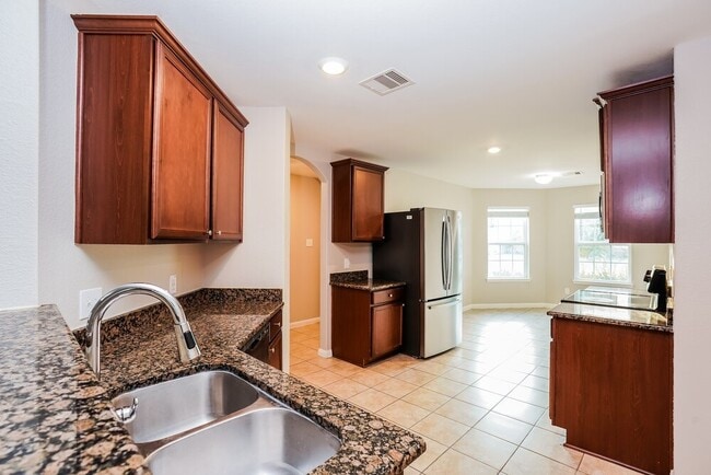 Building Photo - 27049 Leonardo Dr