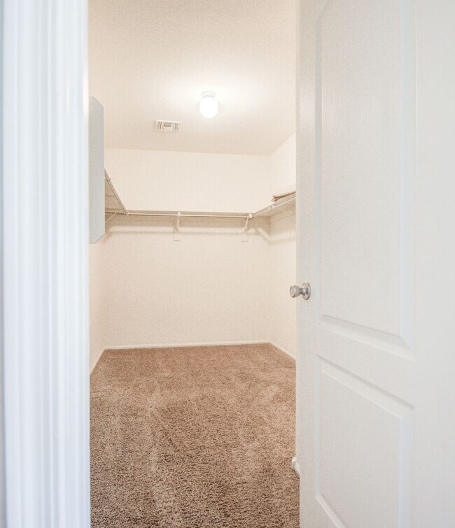 Building Photo - Stunning 3 bed plus Loft in Copper Ranch!
