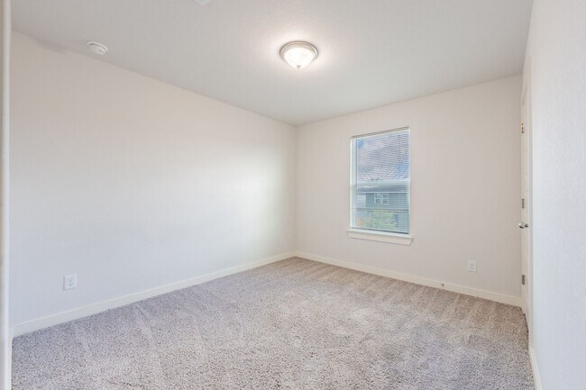 Building Photo - 5915 Marble Caverns