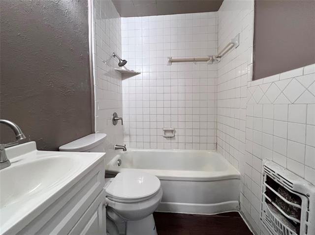 Building Photo - 3130 S Llewellyn Ave
