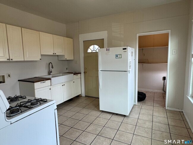 Building Photo - 548 Colorado Ave