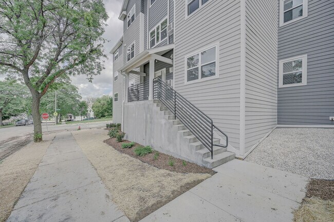 Building Photo - Park Hill Family