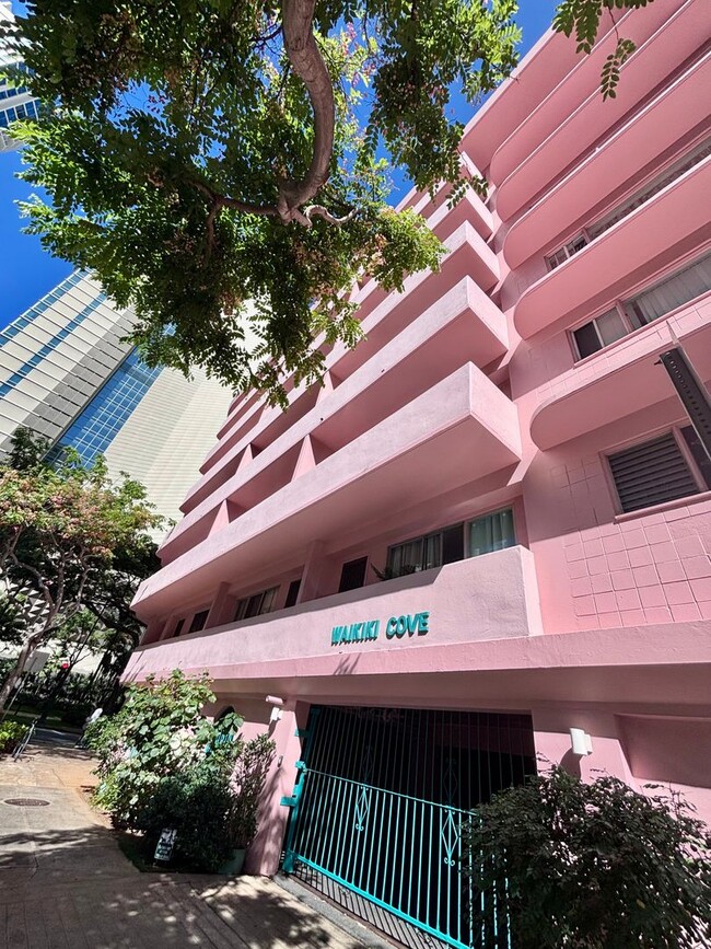 Building Photo - 2118 Kuhio Ave.