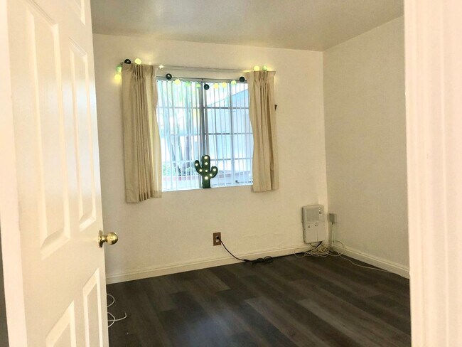 Building Photo - Coming Soon!! Live in the heart of Downtow...