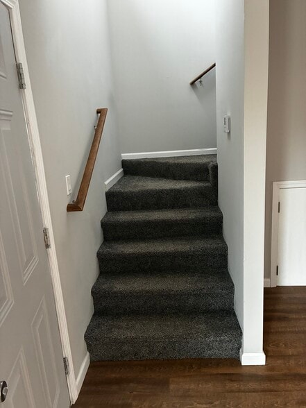 Building Photo - 61 Crabapple Rdg