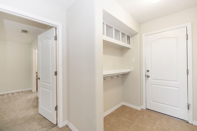 Building Photo - 3-story, 3/3.5, updated, townhome in the heart of Baldwin Park!