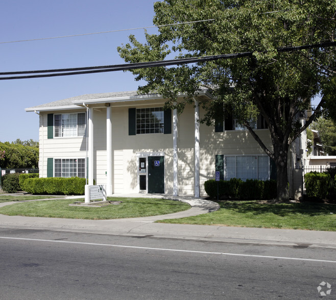 Building Photo - Greenway Village Apartments