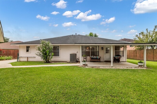 Building Photo - 10906 Cayman Mist Dr