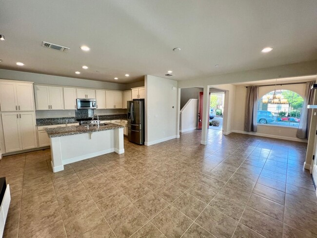 Building Photo - Lovely East Garrison 3 bedroom 2.5 bathroo...