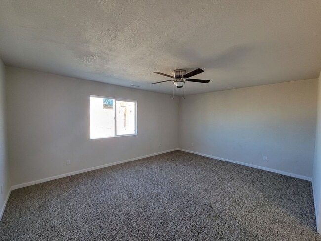 Building Photo - For Rent – 3 Bed / 2 Bath Single Family Ho...