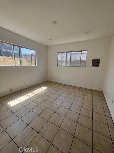 Building Photo - 10433 San Jose Ave