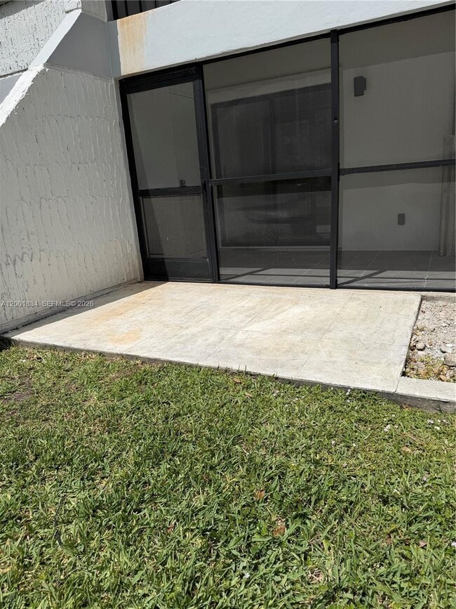 Building Photo - 200 Lakeview Dr