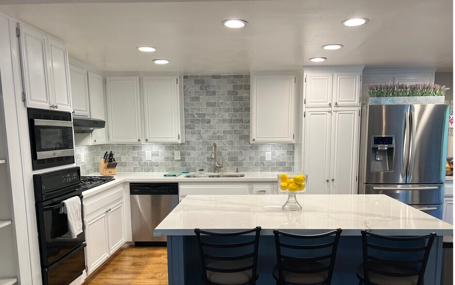 Building Photo - 6034 E Cadbury Dr