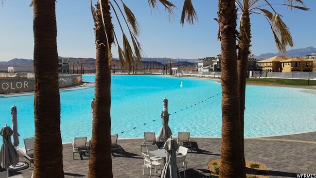 Building Photo - 3 Bedroom Home in Desert Color with Lagoon Access! End Unit!