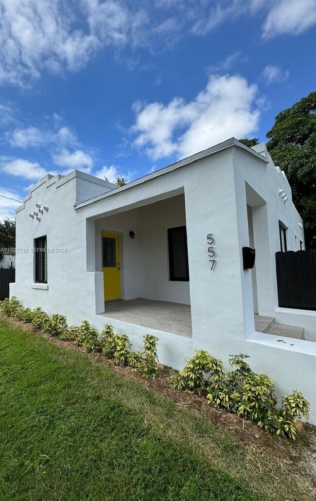 Building Photo - 557 NW 44th St