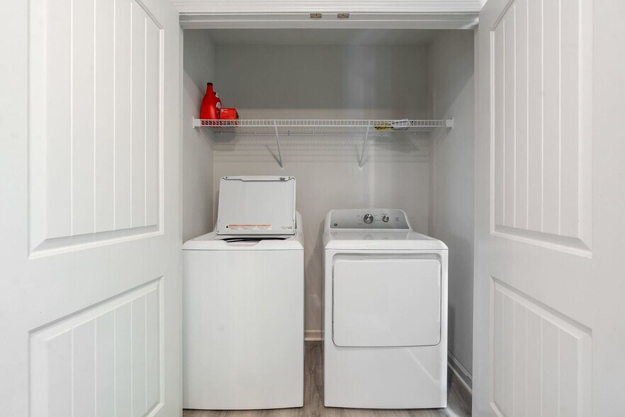 Building Photo - 219 Socket St