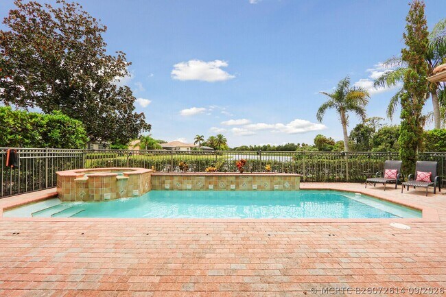 Building Photo - 9885 SW Torriente Ln