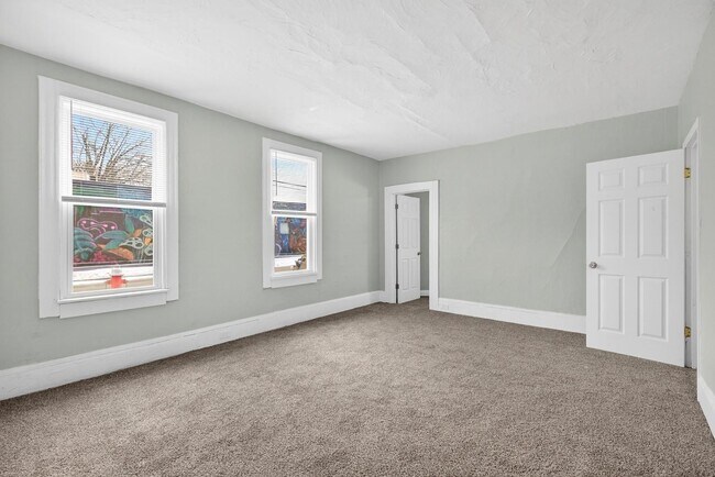 Building Photo - 3356 W 44th St
