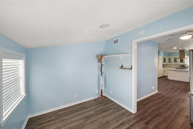 Building Photo - 77 Bayou Vista Dr