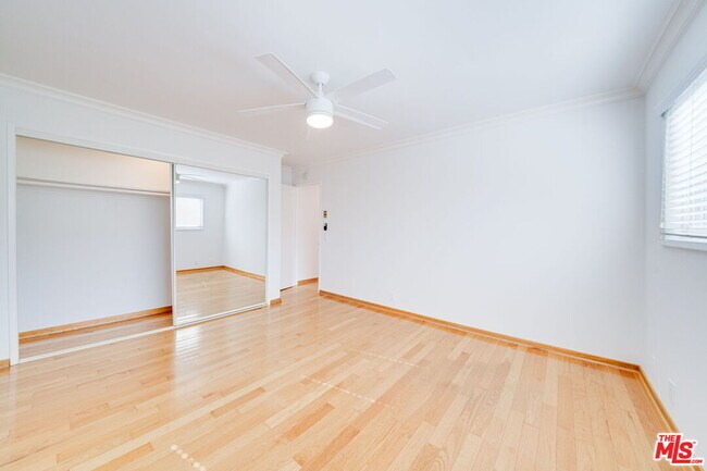 Building Photo - 230 Bicknell Ave