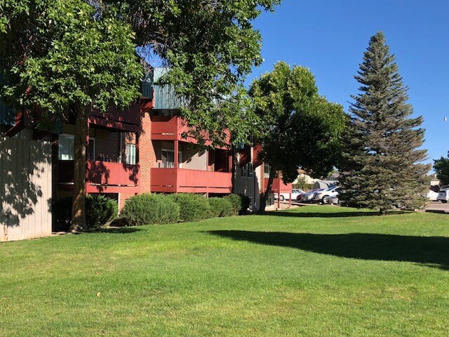 Building Photo - 70 Douglas Ln