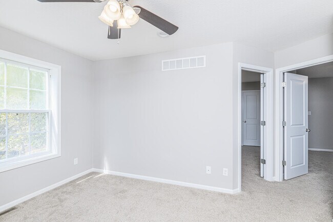 Building Photo - 1805 Mills Dr