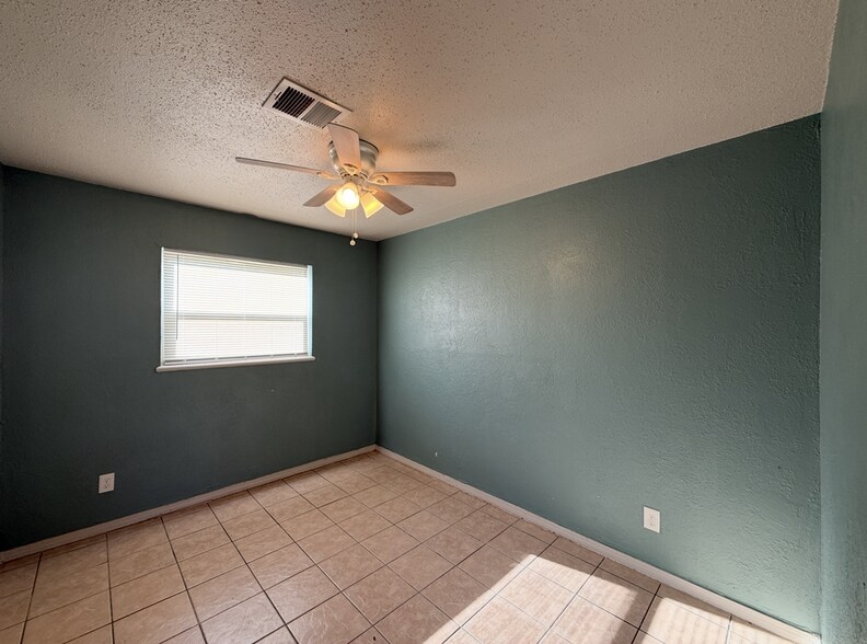 Building Photo - 5305 Drexel Ave