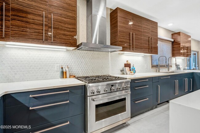 Building Photo - 450 Wells Ave