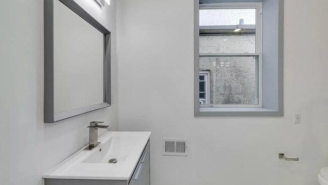 Building Photo - Temple Student Housing Single Family