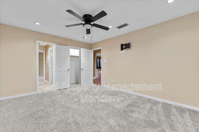 Building Photo - 20 Timberline Dr